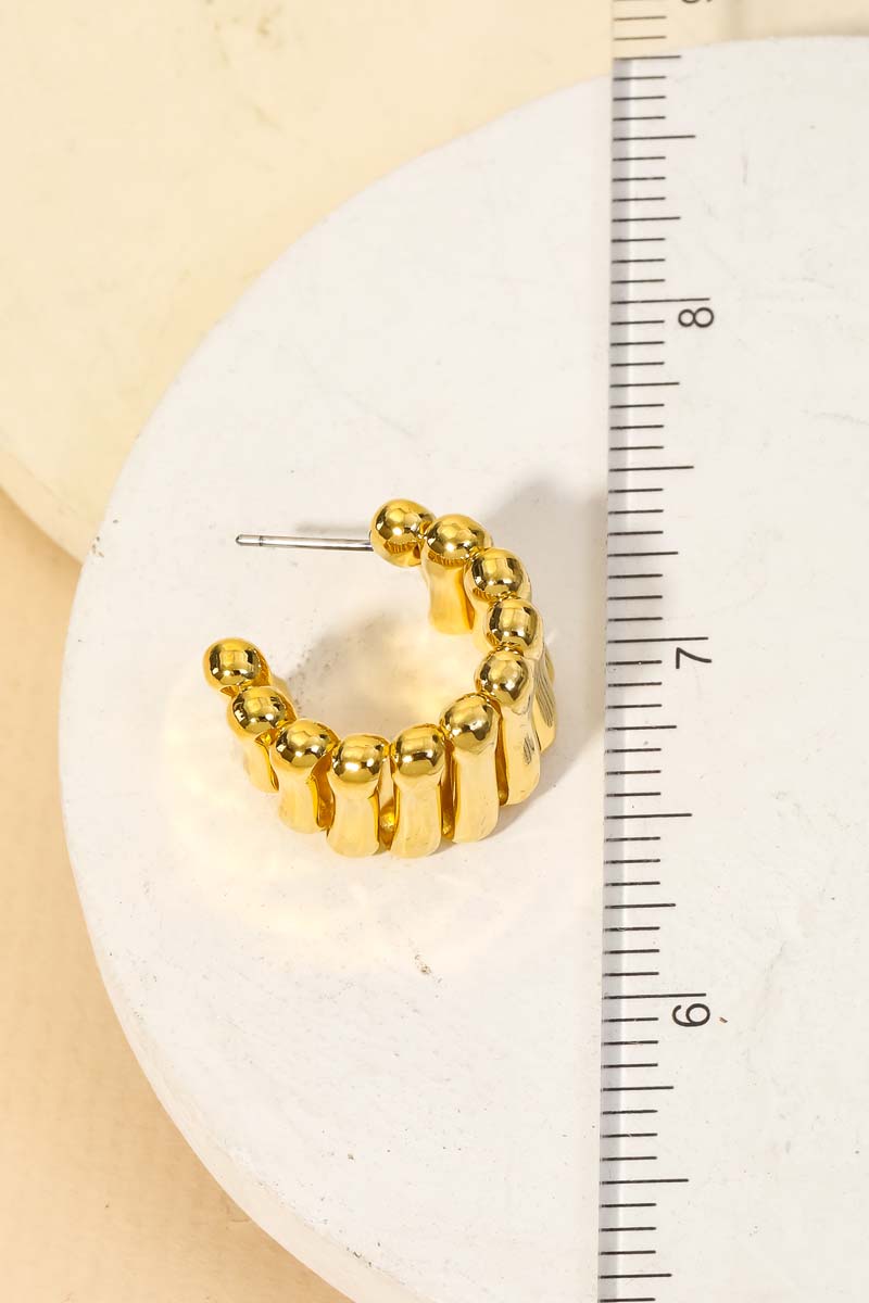 Metallic Ribbed Hoop Earrings