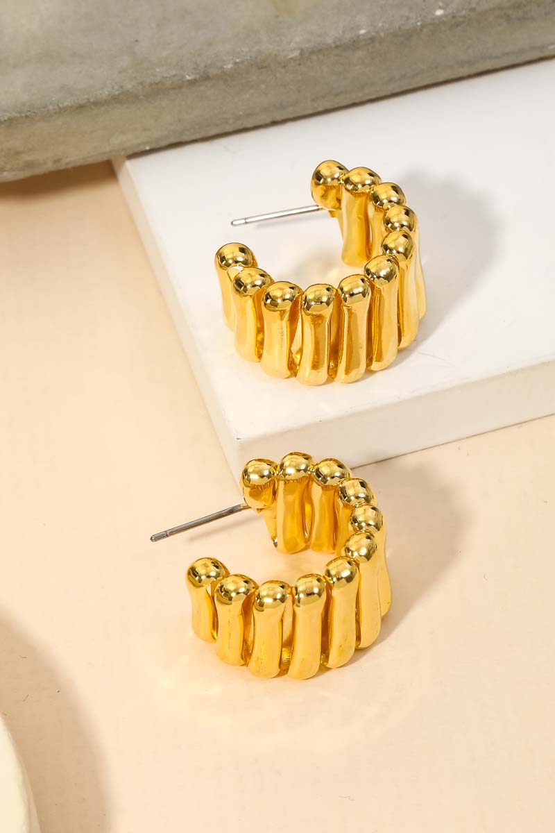 Metallic Ribbed Hoop Earrings